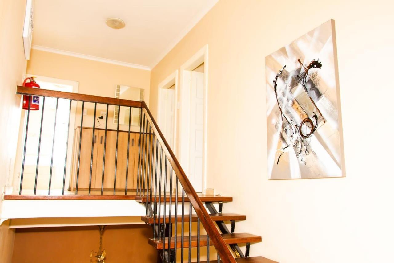 Lacasa Bellville Guesthouse Cape Town Eksteriør bilde