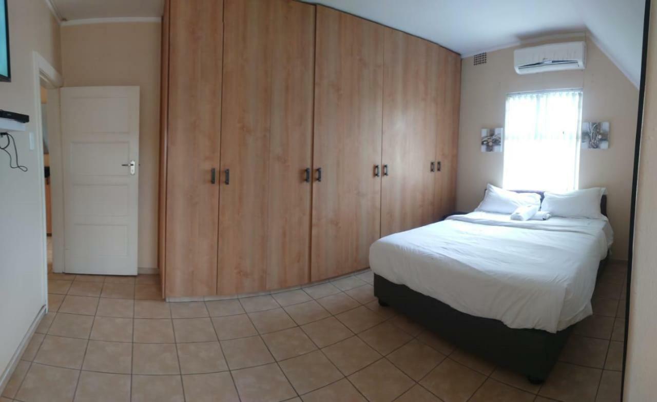Lacasa Bellville Guesthouse Cape Town Eksteriør bilde