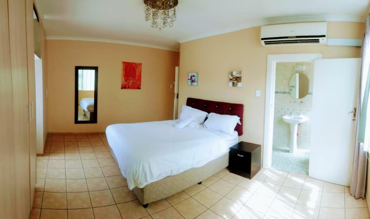 Lacasa Bellville Guesthouse Cape Town Eksteriør bilde